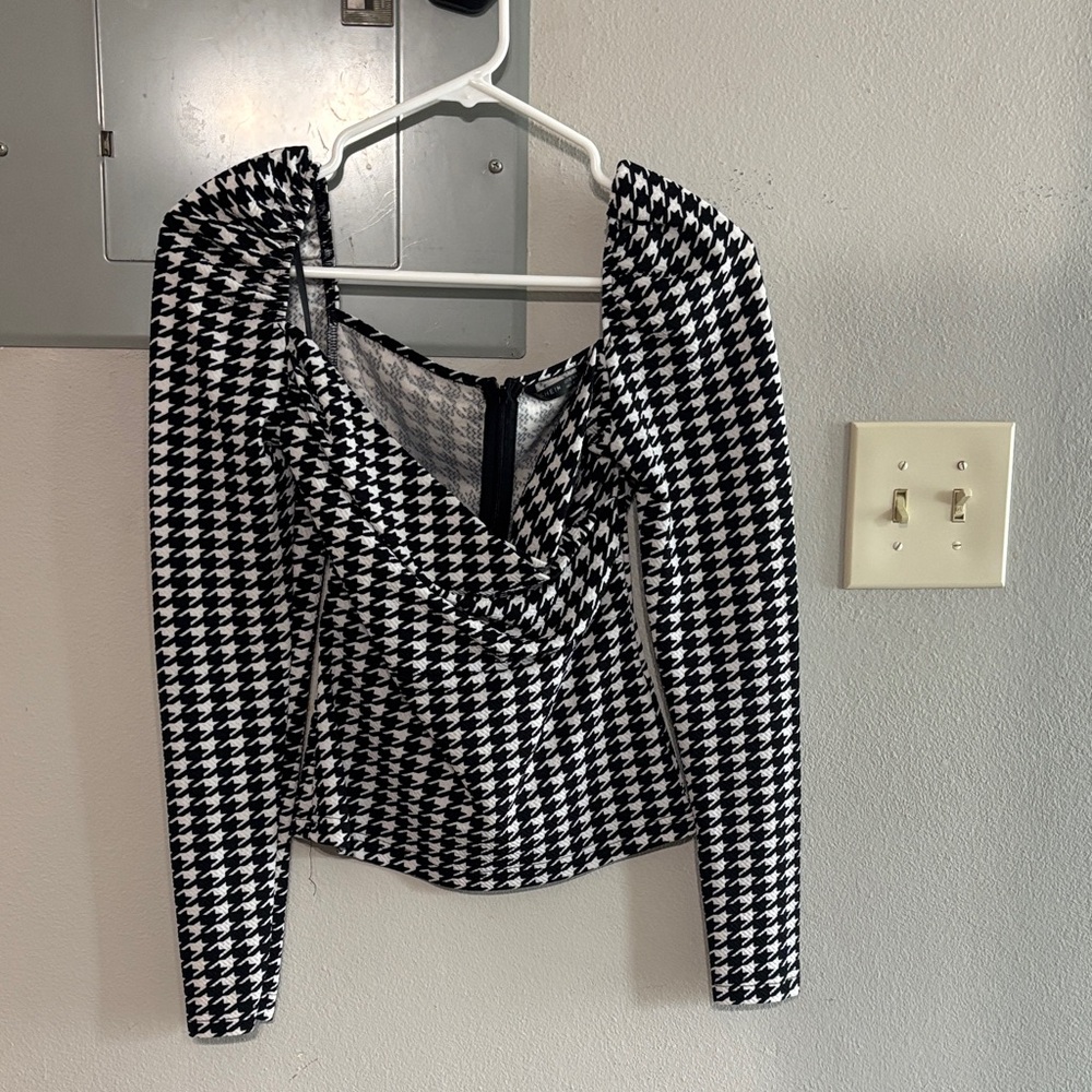 Houndstooth Long Sleeve Sweetheart Top - Black & White